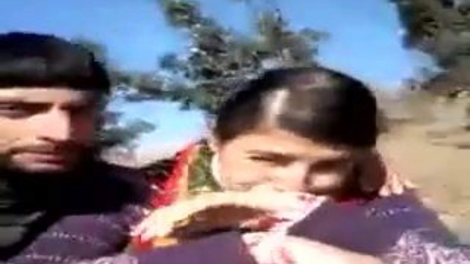 paki kashmiri paar buiten plezier